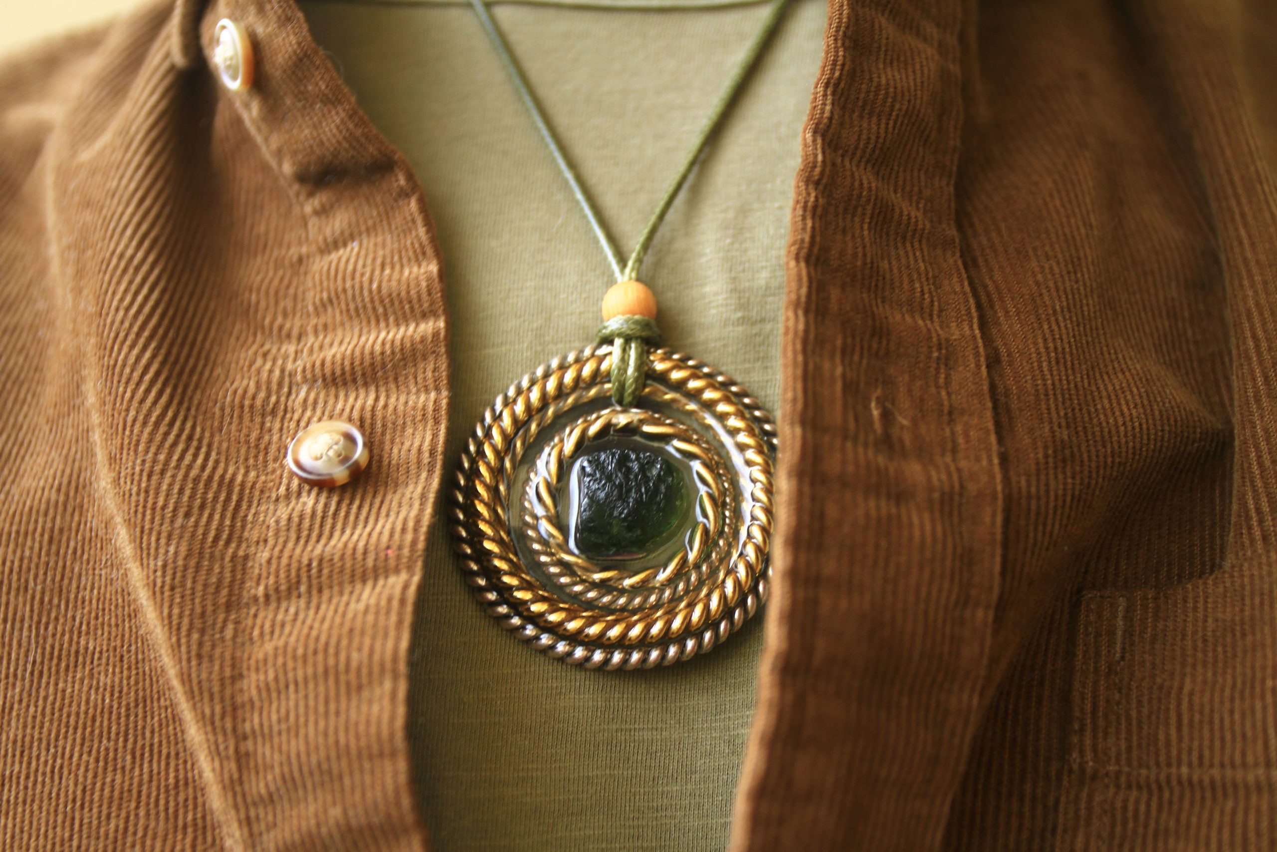 Pingente - "Santo Graal Moldavite Portal 5" (instrumentos de ascensão e protecção)